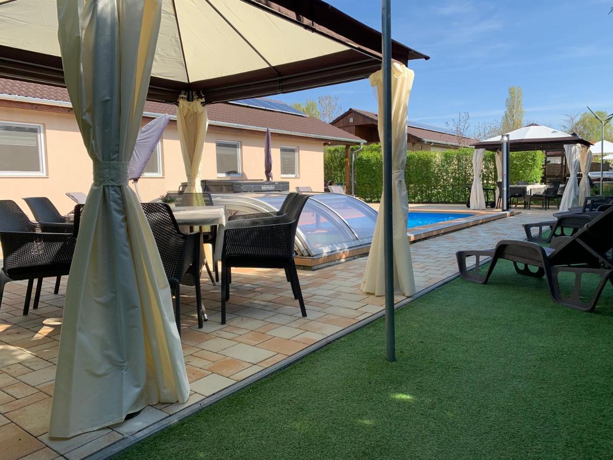 Fullhouse Apartmanhaz Zamardi Exterior photo